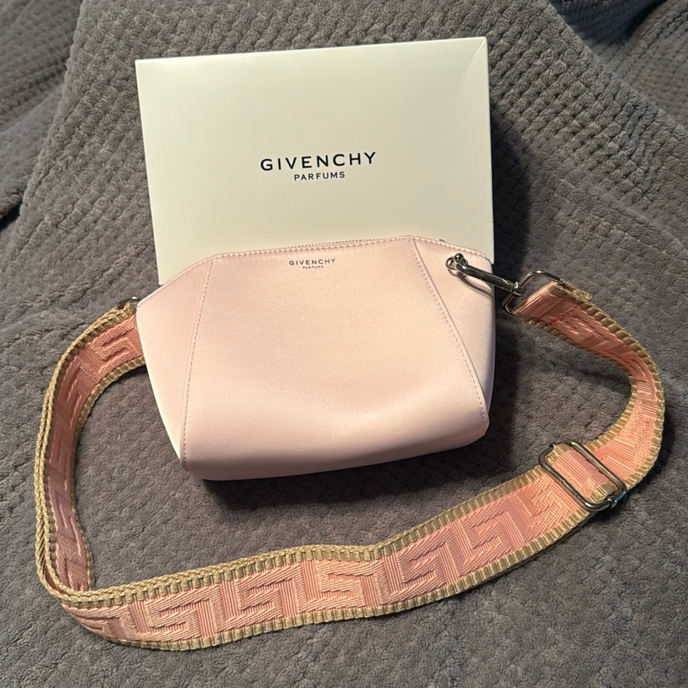 Givenchy Parfums Beaute Pink Crossbody or Should Bag NWOT